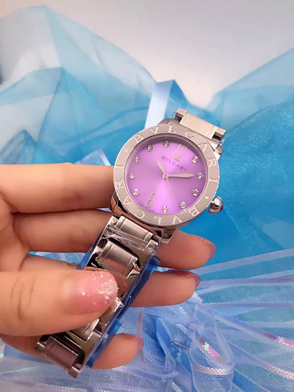 ブルガリ時計正面デザイン